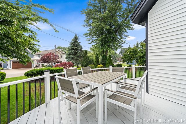 1729 Waukazoo Drive, Holland, MI 49424