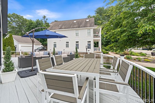 1729 Waukazoo Drive, Holland, MI 49424
