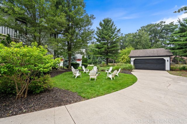 1729 Waukazoo Drive, Holland, MI 49424
