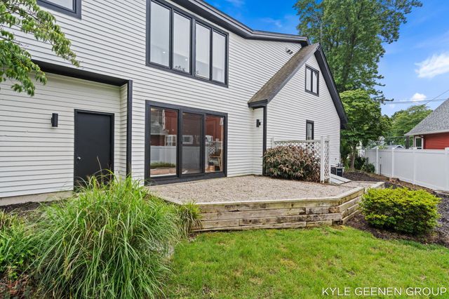 1729 Waukazoo Drive, Holland, MI 49424