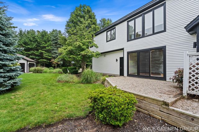 1729 Waukazoo Drive, Holland, MI 49424