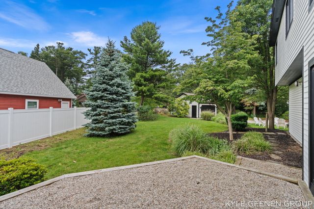 1729 Waukazoo Drive, Holland, MI 49424