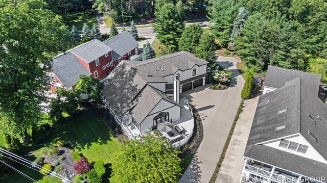 1729 Waukazoo Drive, Holland, MI 49424