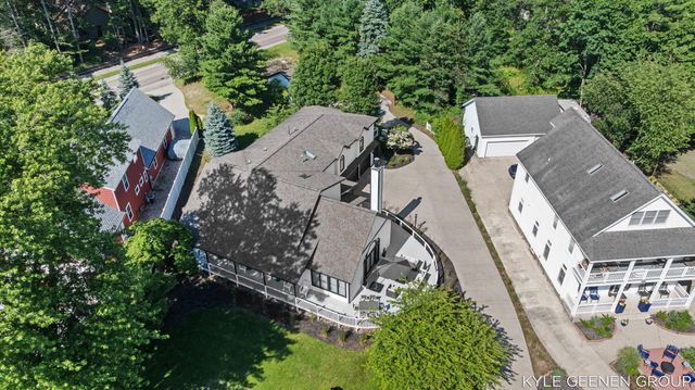 1729 Waukazoo Drive, Holland, MI 49424