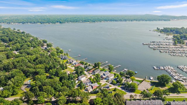 1729 Waukazoo Drive, Holland, MI 49424