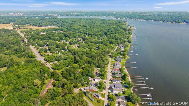 1729 Waukazoo Drive, Holland, MI 49424