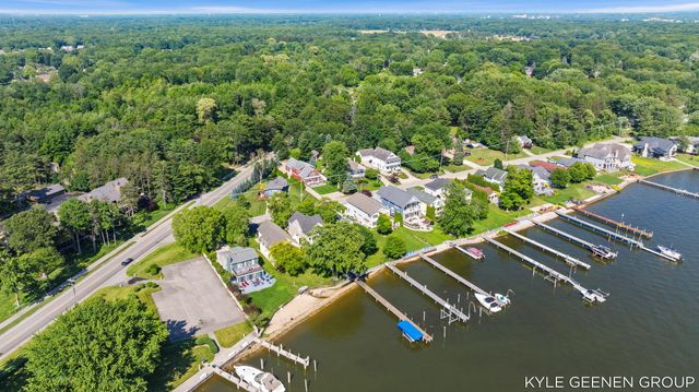 1729 Waukazoo Drive, Holland, MI 49424