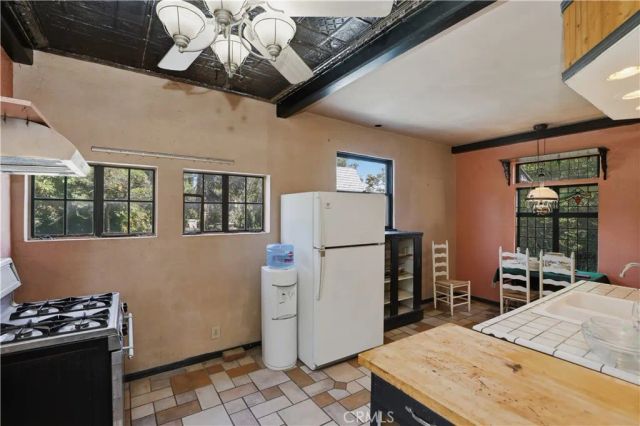 4579 University, Riverside, CA 92501