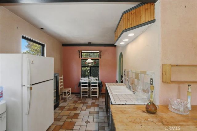4579 University, Riverside, CA 92501