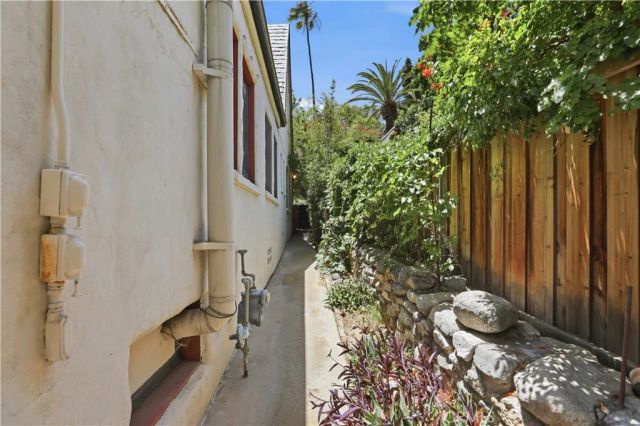 4579 University, Riverside, CA 92501