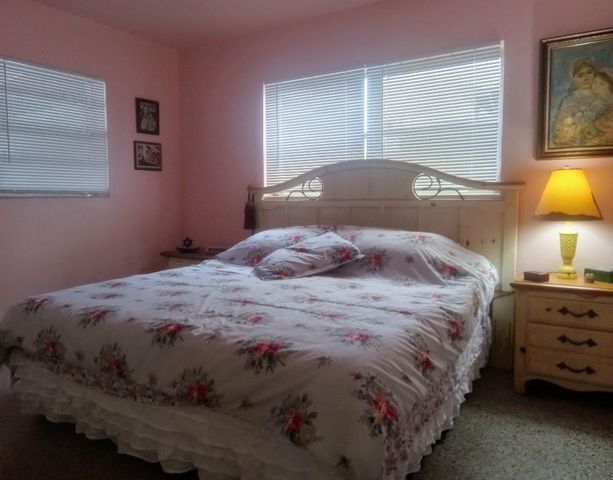 136 Greenbrier Dr, Palm Springs, FL 33461