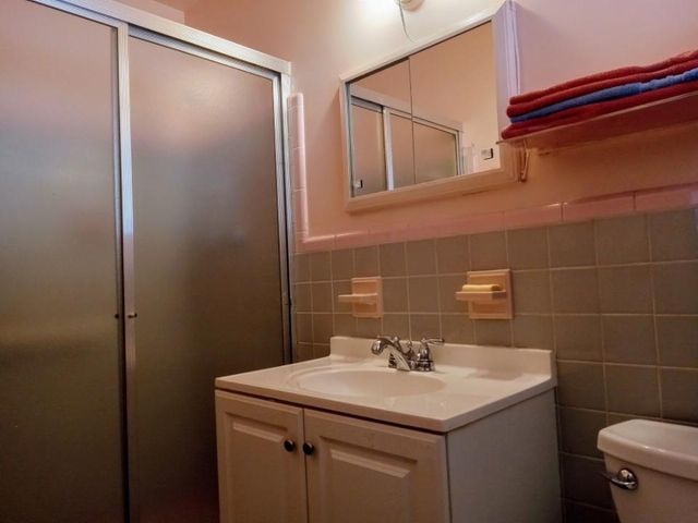 136 Greenbrier Dr, Palm Springs, FL 33461