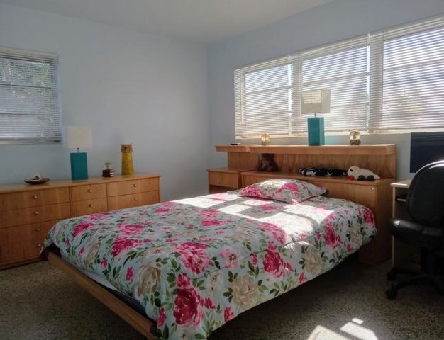 136 Greenbrier Drive, Palm Springs, FL 33461