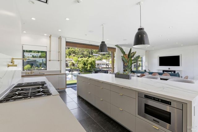 149 Jamaica St, Tiburon, CA 94920