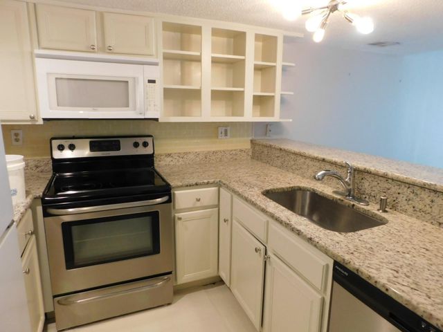 805 Paisley DR 11, Spicewood, TX 78669