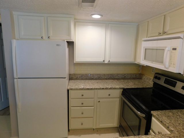805 Paisley DR 11, Spicewood, TX 78669