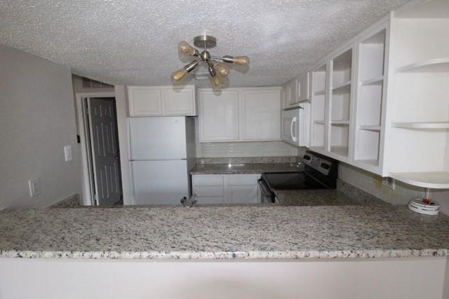 805 Paisley DR 11, Spicewood, TX 78669