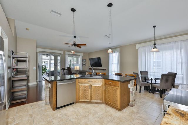 7318 GUILFORD PINE LANE, Apollo Beach, FL 33572