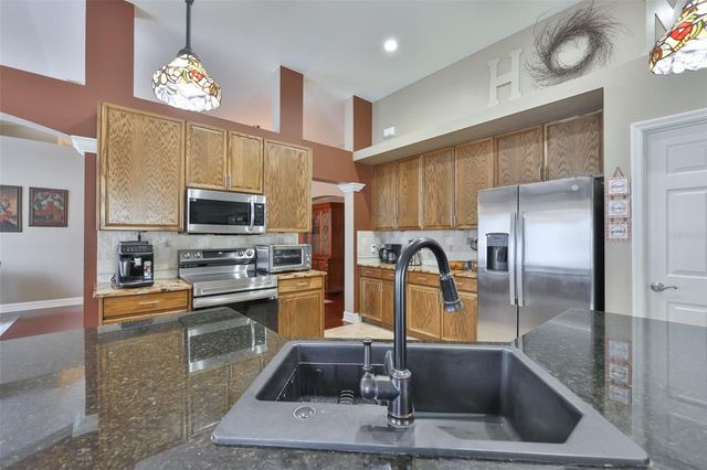 7318 GUILFORD PINE LANE, Apollo Beach, FL 33572