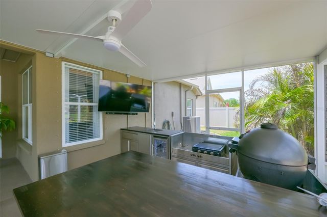 7318 GUILFORD PINE LANE, Apollo Beach, FL 33572
