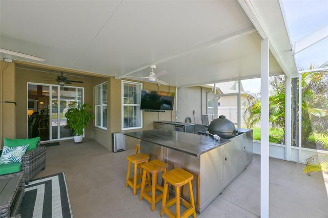 7318 GUILFORD PINE LANE, Apollo Beach, FL 33572