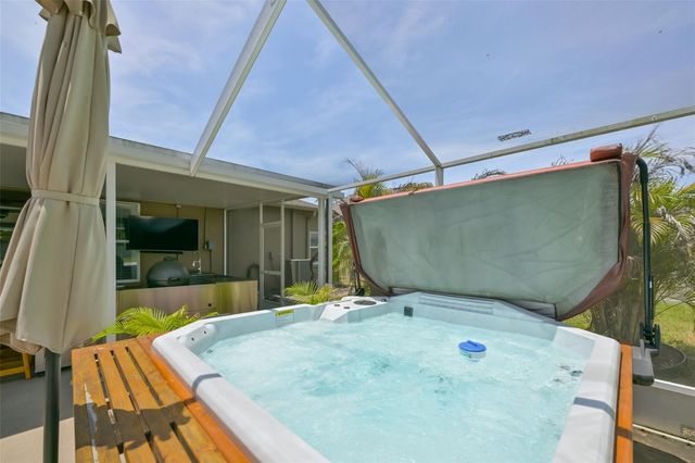 7318 GUILFORD PINE LANE, Apollo Beach, FL 33572