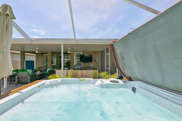 7318 GUILFORD PINE LANE, Apollo Beach, FL 33572