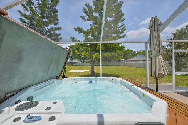 7318 GUILFORD PINE LANE, Apollo Beach, FL 33572