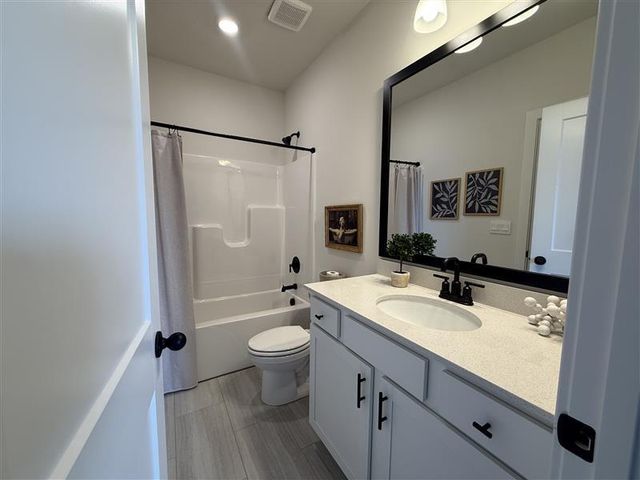 20771 W 188th Street, Spring Hill, KS 66083