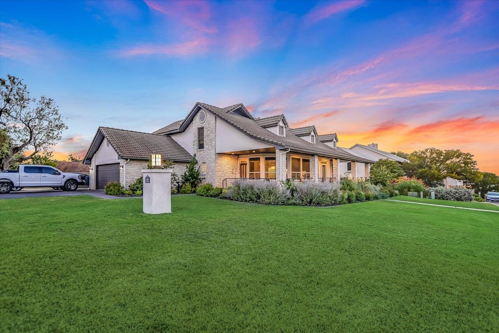 800 Western Bit, Horseshoe Bay, TX 78657