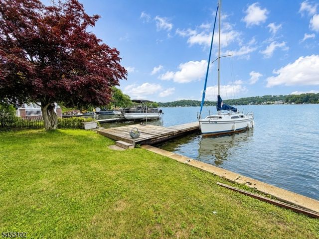 7 Cottage Ave, Roxbury Twp., NJ 07850