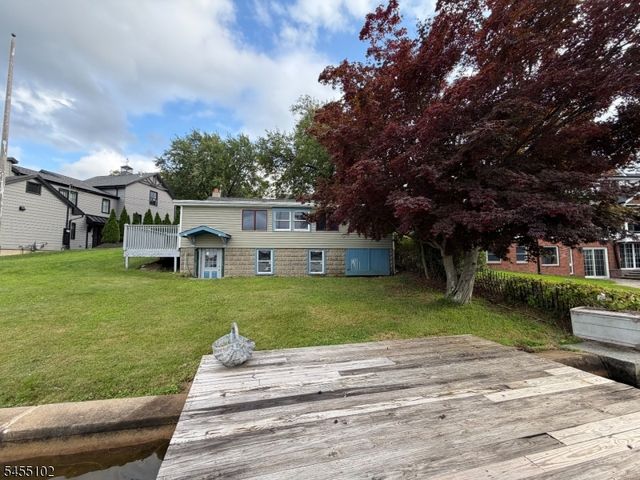 7 Cottage Ave, Roxbury Twp., NJ 07850