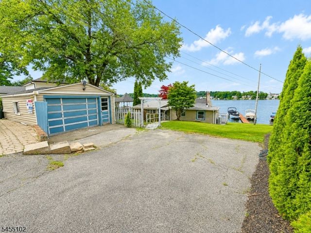 7 Cottage Ave, Roxbury Twp., NJ 07850