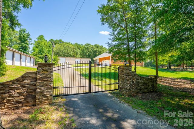 15027 Beatties Ford Road, Huntersville, NC 28078