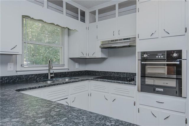 4101 La Grange Drive, Greensboro, NC 27406