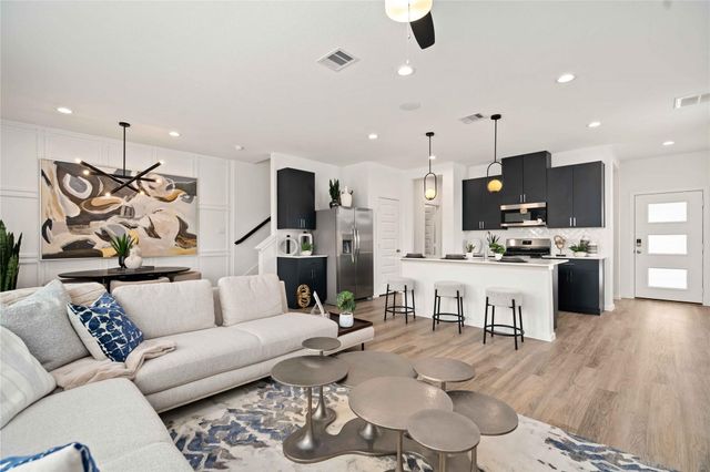 7609 Inwood Hills Lane, Houston, TX 77088