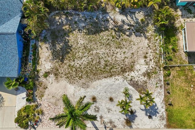 211 176TH TERRACE DRIVE E, Redington Shores, FL 33708