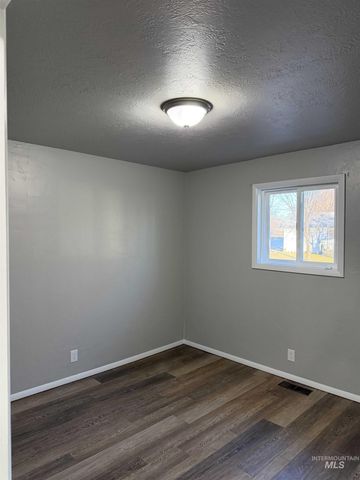 439 Van Buren St, Twin Falls, ID 83301