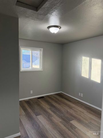 439 Van Buren St, Twin Falls, ID 83301