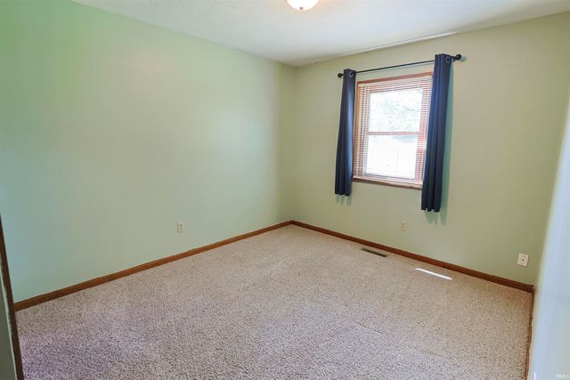 52297 Leland Avenue, South Bend, IN 46637