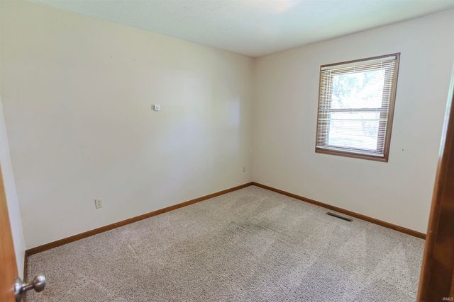 52297 Leland Avenue, South Bend, IN 46637