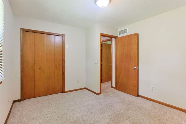52297 Leland Avenue, South Bend, IN 46637