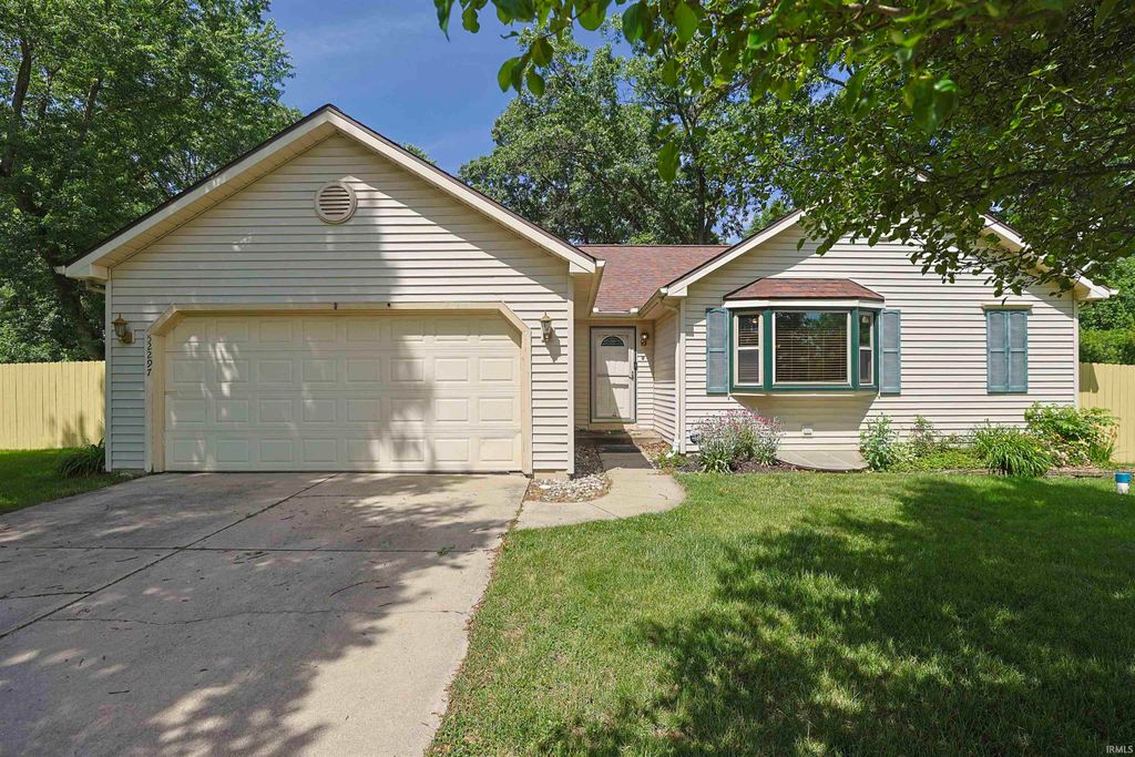 52297 Leland Avenue, South Bend, IN 46637