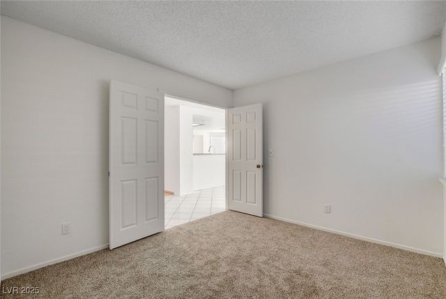 9805 Cross Creek Way, Las Vegas, NV 89117