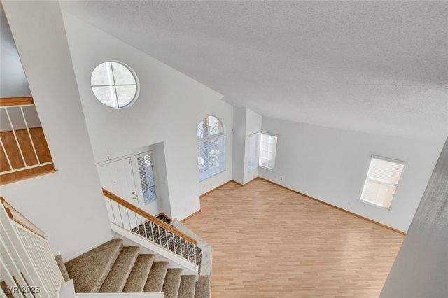 9805 Cross Creek Way, Las Vegas, NV 89117