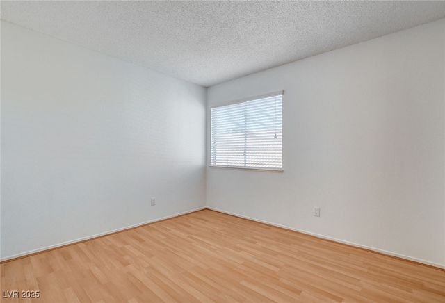 9805 Cross Creek Way, Las Vegas, NV 89117