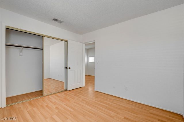 9805 Cross Creek Way, Las Vegas, NV 89117