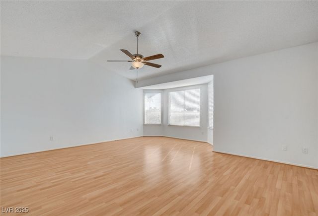 9805 Cross Creek Way, Las Vegas, NV 89117