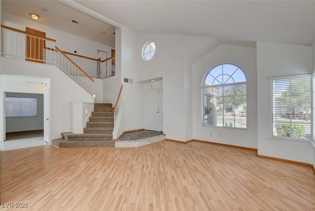 9805 Cross Creek Way, Las Vegas, NV 89117