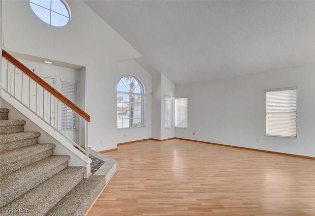 9805 Cross Creek Way, Las Vegas, NV 89117